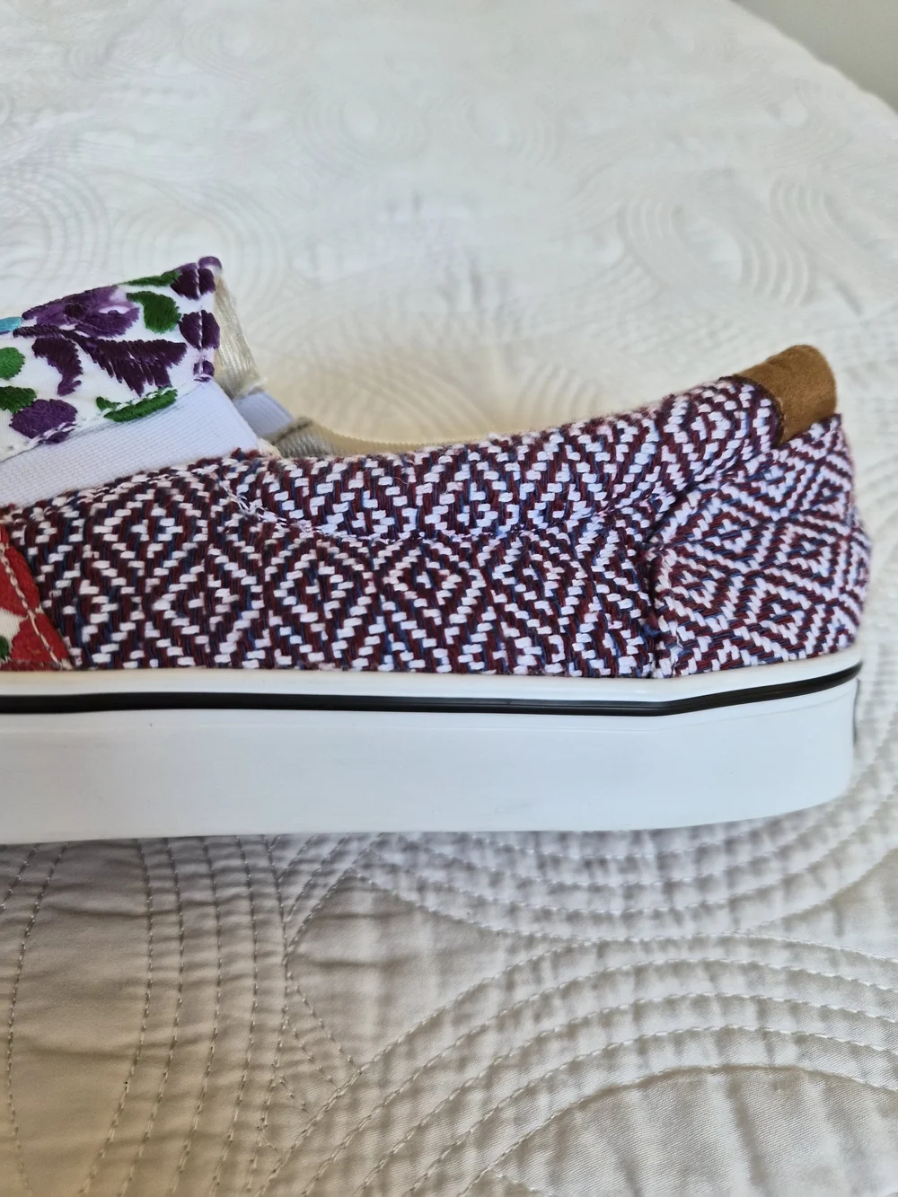 LIKE NEW Ndavaa Embroidered Floral Slip-On Sneakers - Multicolor Mens 8